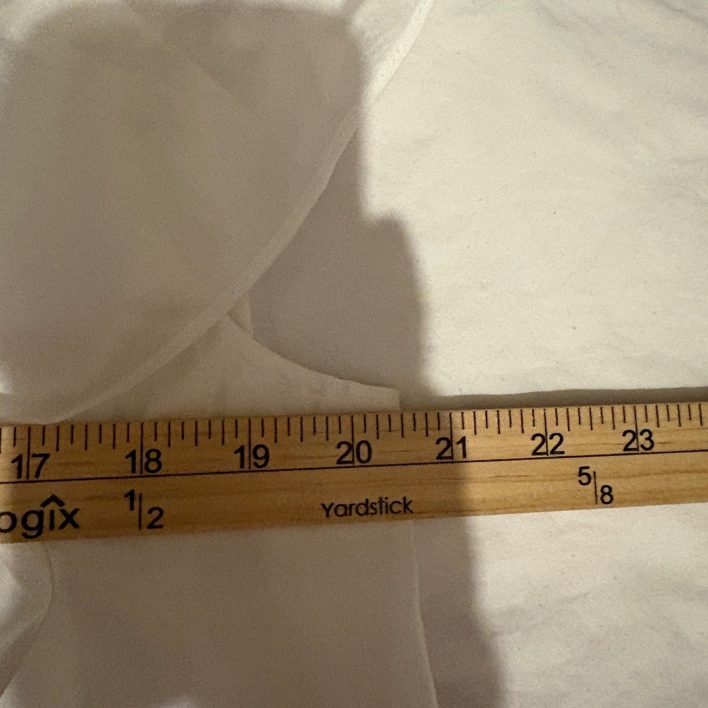 Tommy Hilfiger Womens Large Ruffle Blouse White Sleeveless Satin‎ Silk Like - Picture 6 of 6